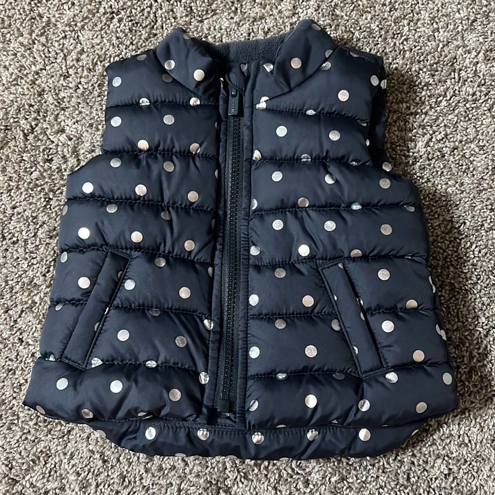 Old Navy kids vest. 6-12M.